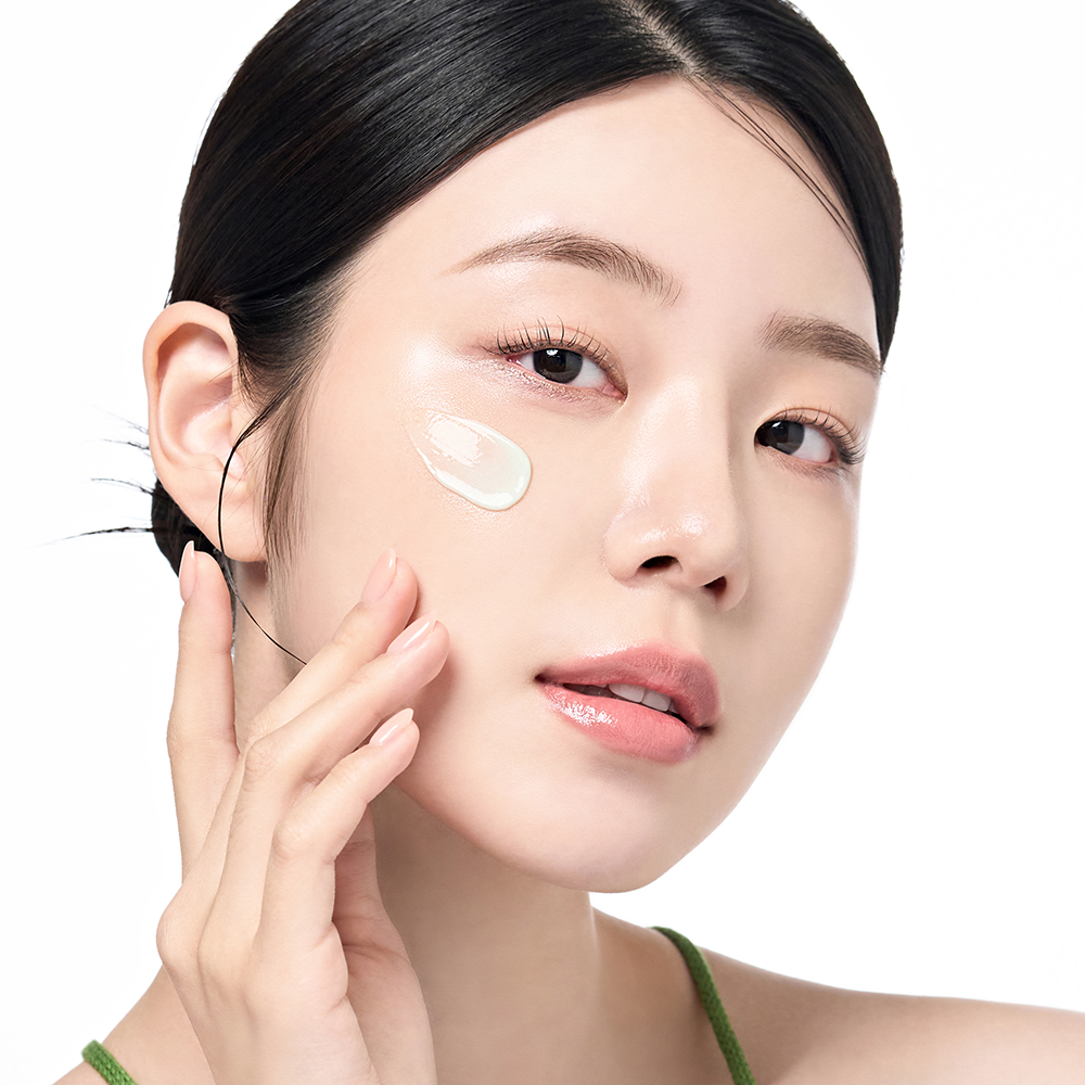 Cicapyrin Calming Cream detail view 4 — Dr Melaxin K-Beauty